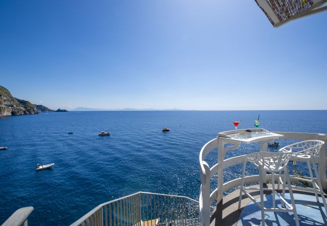 Affitto per camere a Praiano - Romantic Room - Una Fuga sulla Scogliera Affitto per camere a Praiano - Romantic Room - Una Fuga sulla Scogliera
