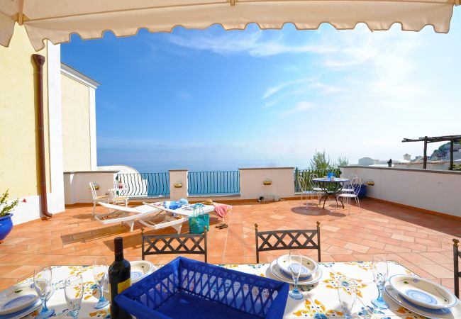 Villa a Praiano - Casa Alessia - Grande terrazza sul mare, ideale per famiglie