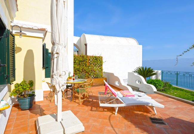 Villa a Praiano - Casa Alessia - Grande terrazza sul mare, ideale per famiglie Villa a Praiano - Casa Alessia - Grande terrazza sul mare, ideale per famiglie