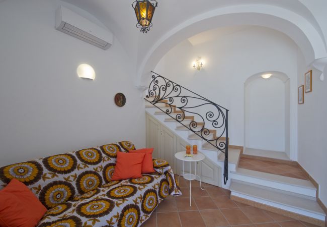 Villa a Praiano - Casa Giorgia - Villa panoramica esclusiva nel cuore di Praiano Villa a Praiano - Casa Giorgia - Villa panoramica esclusiva nel cuore di Praiano