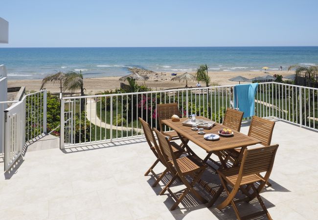 Villa a Donnalucata - Splendida villa sulla spiaggia a Donnalucata, Sicily - 8 pax Villa a Donnalucata - Splendida villa sulla spiaggia a Donnalucata, Sicily - 8 pax