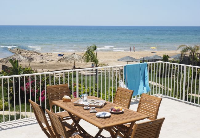 Villa a Donnalucata - Splendida villa sulla spiaggia a Donnalucata, Sicily - 8 pax Villa a Donnalucata - Splendida villa sulla spiaggia a Donnalucata, Sicily - 8 pax