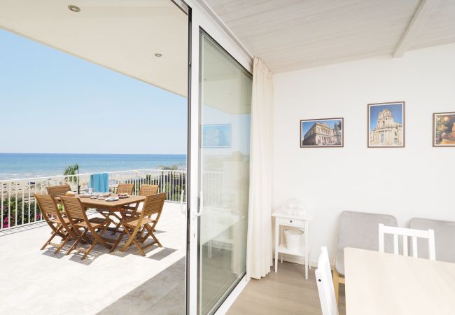 Villa a Donnalucata - Splendida villa sulla spiaggia a Donnalucata, Sicily - 8 pax Villa a Donnalucata - Splendida villa sulla spiaggia a Donnalucata, Sicily - 8 pax