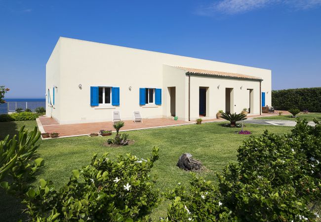 Villa a Augusta - Villa con piscina al mare in Val di Noto, Sicily South-East - 8 pax Villa a Augusta - Villa con piscina al mare in Val di Noto, Sicily South-East - 8 pax