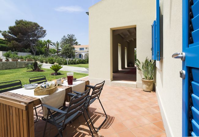 Villa a Augusta - Villa con piscina al mare in Val di Noto, Sicily South-East - 8 pax Villa a Augusta - Villa con piscina al mare in Val di Noto, Sicily South-East - 8 pax