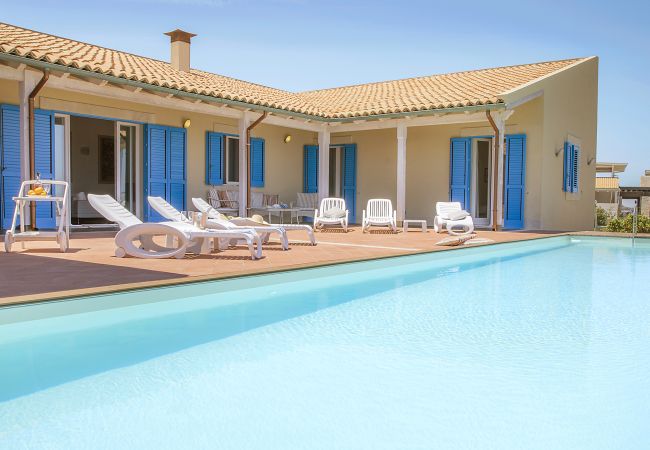 Villa a Augusta - Villa con piscina al mare in Val di Noto, Sicily South-East - 8 pax Villa a Augusta - Villa con piscina al mare in Val di Noto, Sicily South-East - 8 pax