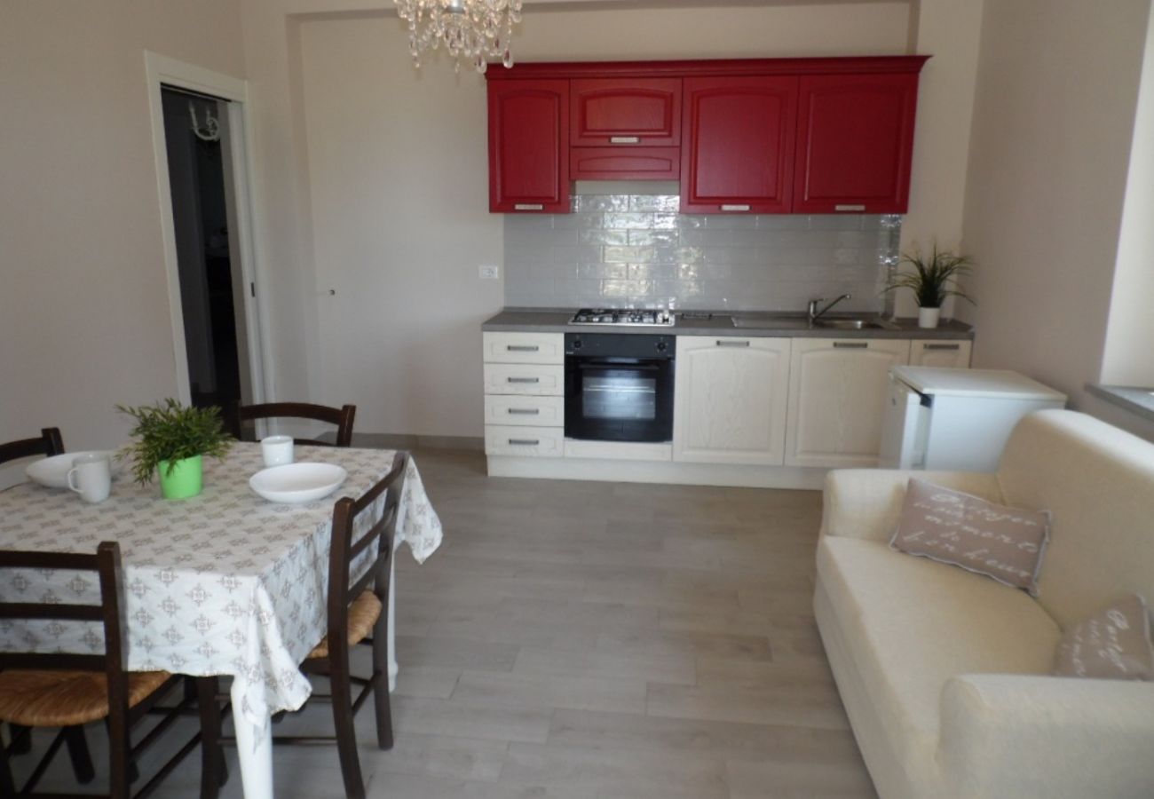 cucina e sala da pranzo in casa vacanze sul lago di Bolsena