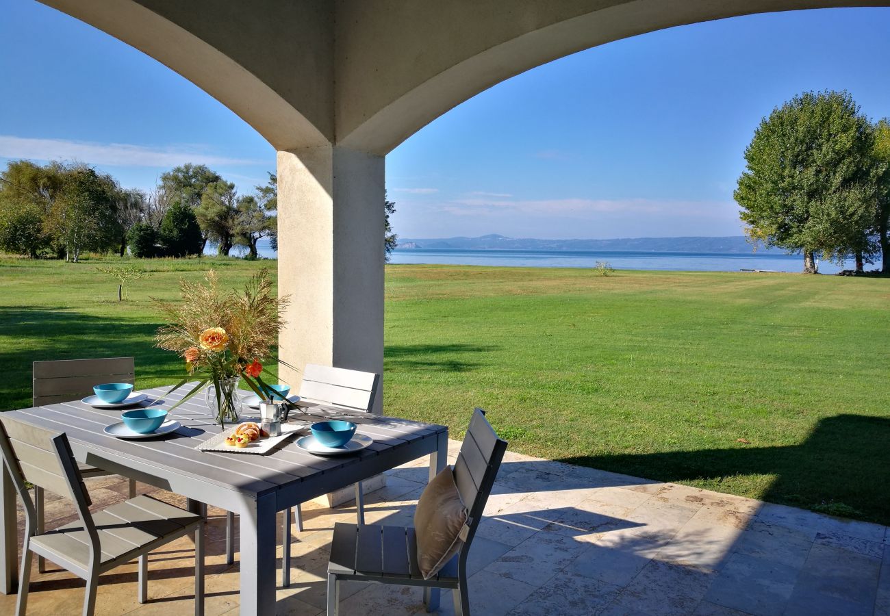 terrazza con vista lago a Bolsena