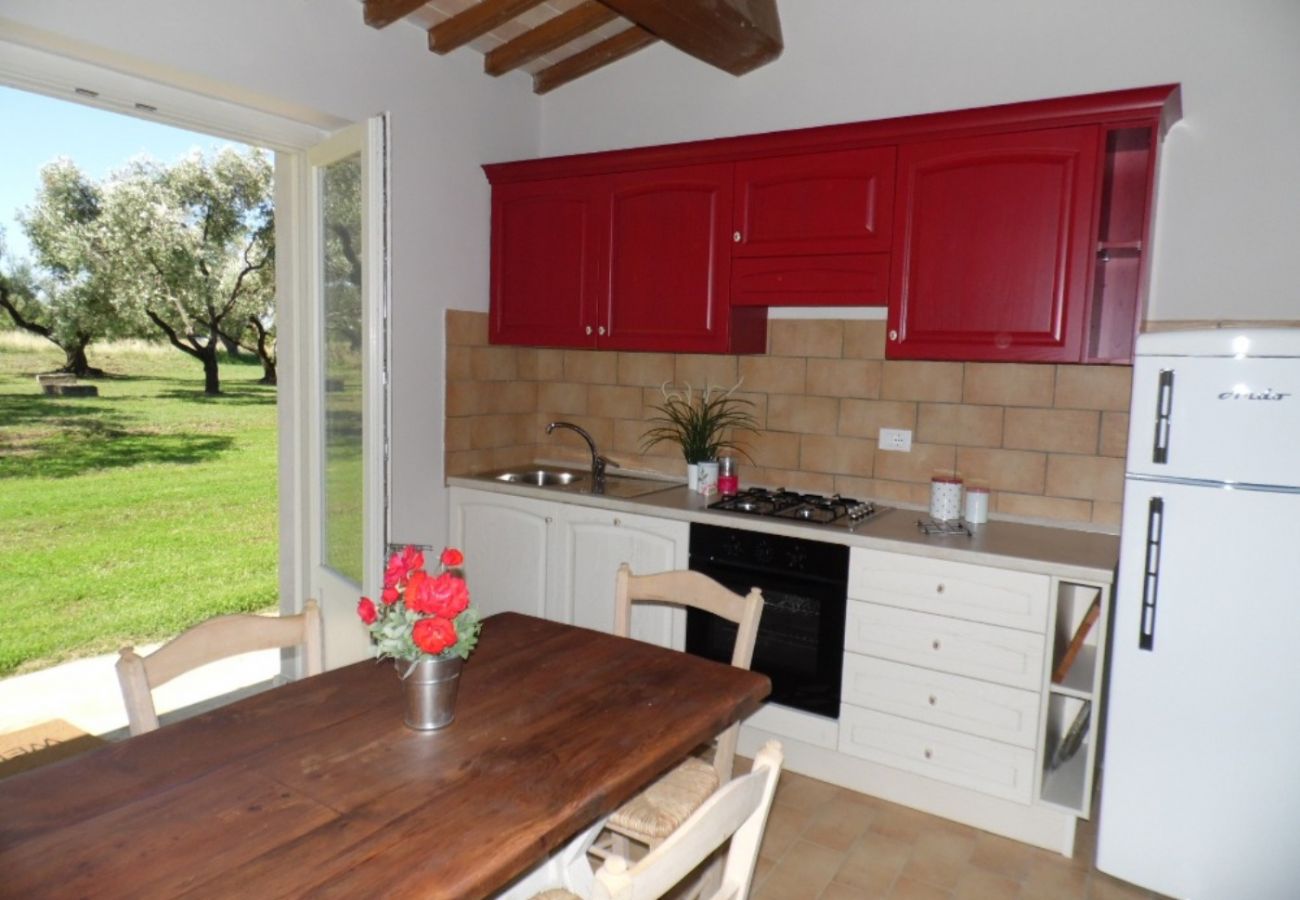 cucina nella casa vacanze Losna a Bolsena