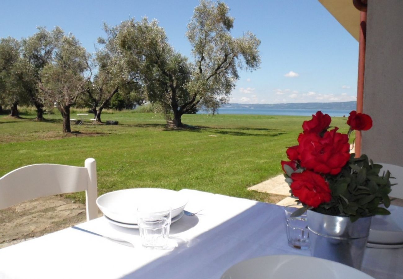 veranda con vista sul lago di Bolsena