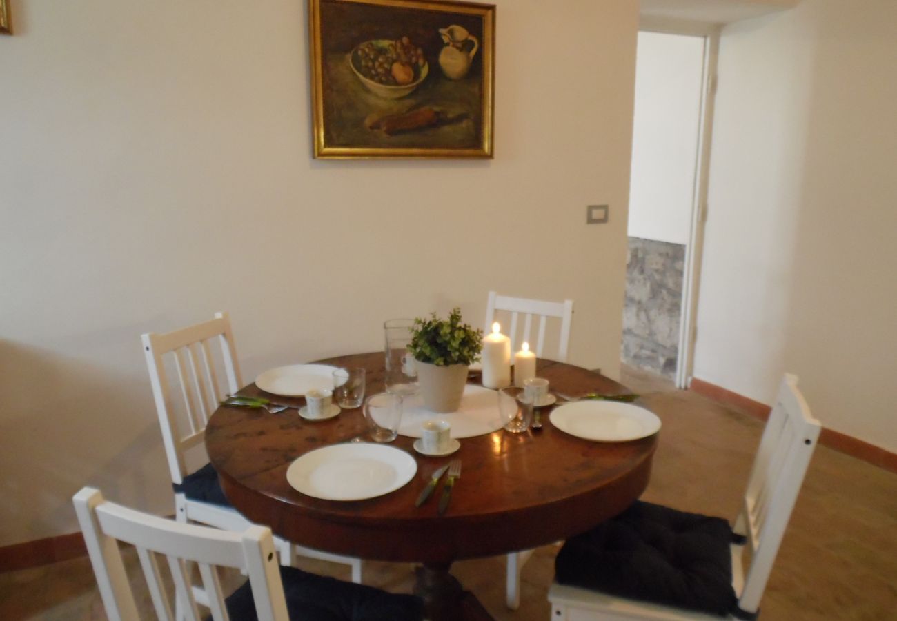tavolo da pranzo in casolare a Montefiascone