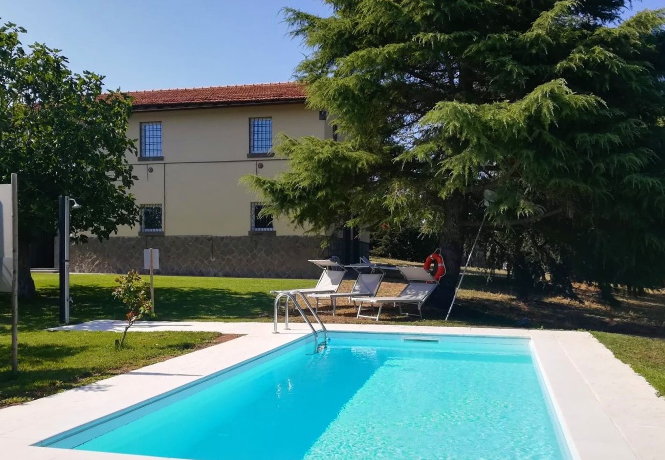 Villa a Montefiascone - Casale Vallalta - Casale con Piscina