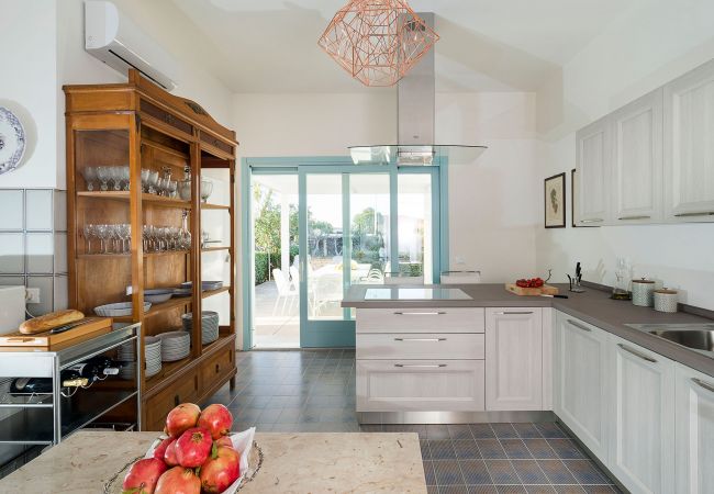 Villa a Paceco - Villa con piscina, 450 metri dal mare, vicino Trapani, Sicilia - 14 pax Villa a Paceco - Villa con piscina, 450 metri dal mare, vicino Trapani, Sicilia - 14 pax