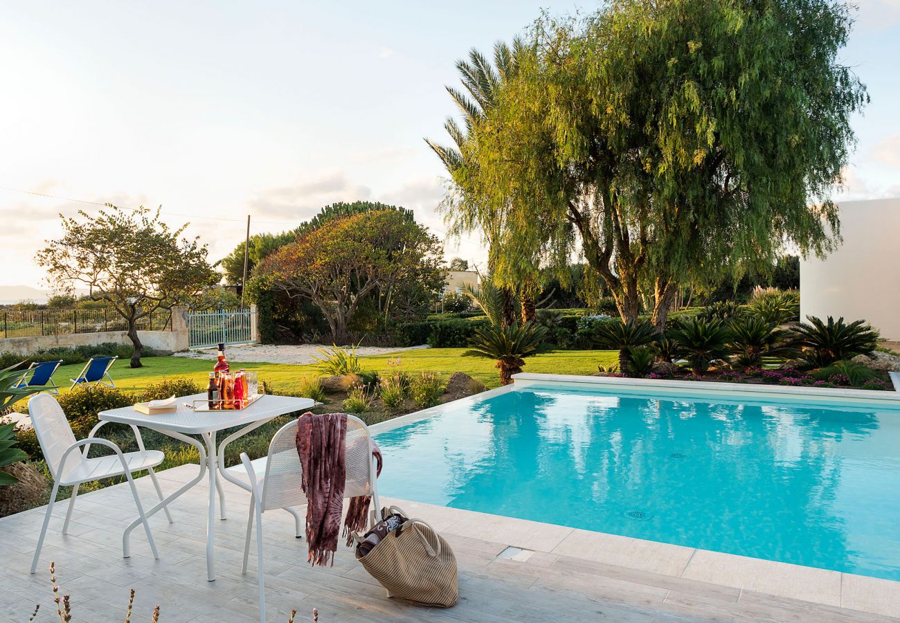 Villa a Paceco - Villa con piscina, 450 metri dal mare, vicino Trapani, Sicilia - 14 pax