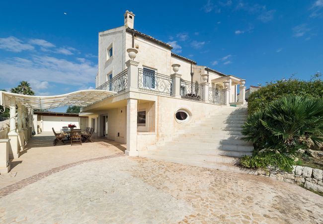 Villa a Scicli - Villa con piscina, wellness, 1,5 km dal mare, Donnalucata, Scicli - 8pax Villa a Scicli - Villa con piscina, wellness, 1,5 km dal mare, Donnalucata, Scicli - 8pax