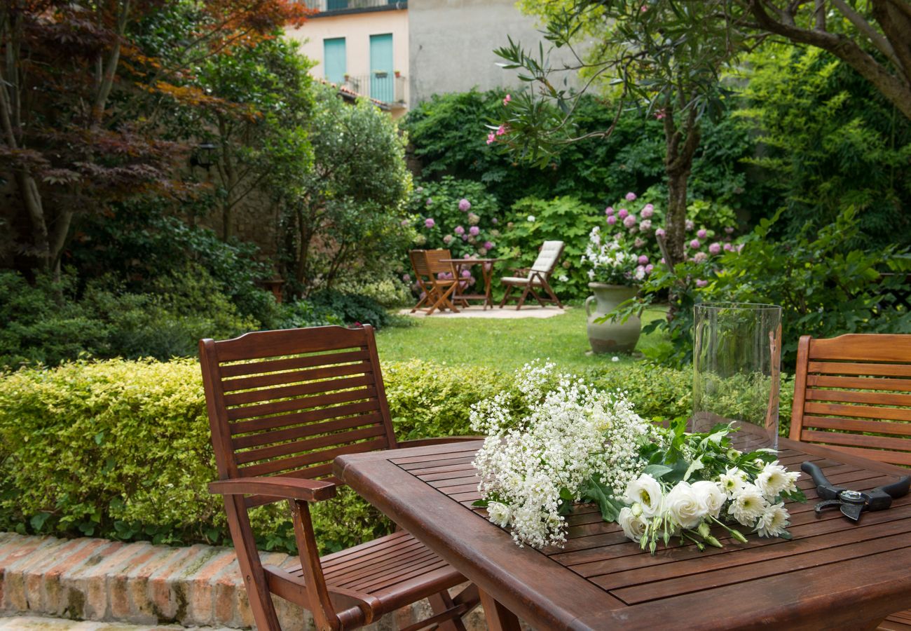 Appartamento a Santa Croce - Raffinato appartamento con giardino in S.Croce, Venezia - Giardino
