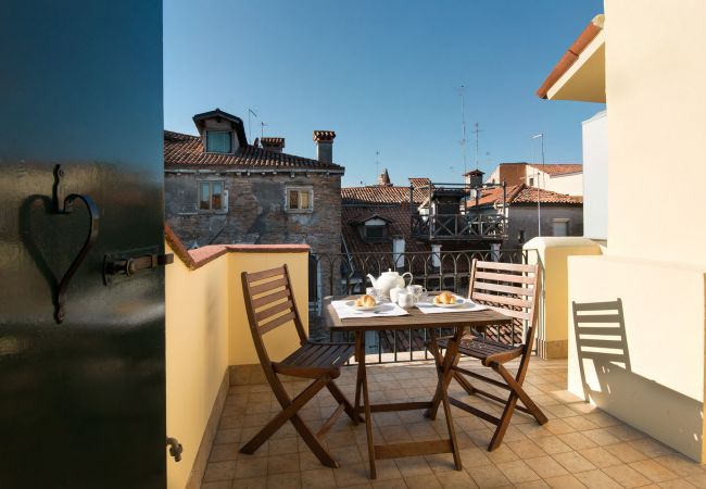  a Venezia - Appartamento con terrazza privata in S.Polo, cuore di Venezia - R.Terrazza