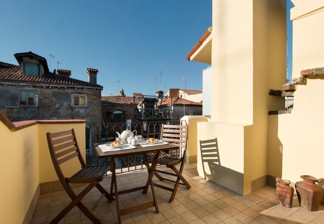 Appartamento a Venezia - Appartamento con terrazza privata in S.Polo, cuore di Venezia - R.Terrazza Appartamento a Venezia - Appartamento con terrazza privata in S.Polo, cuore di Venezia - R.Terrazza