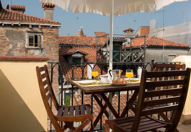 Appartamento a Venezia - Appartamento con terrazza privata in S.Polo, cuore di Venezia - R.Terrazza Appartamento a Venezia - Appartamento con terrazza privata in S.Polo, cuore di Venezia - R.Terrazza