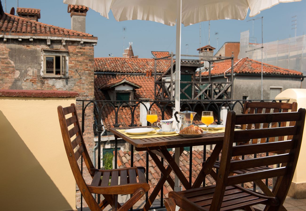 Appartamento a Venezia - Appartamento con terrazza privata in S.Polo, cuore di Venezia - R.Terrazza