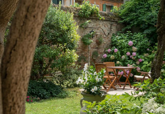 Appartamento a Santa Croce - Raffinato appartamento con giardino a S.Croce, Venezia - Giardino Due Appartamento a Santa Croce - Raffinato appartamento con giardino a S.Croce, Venezia - Giardino Due
