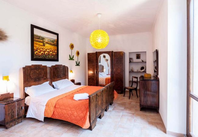  a Bolsena - Casa Vecchia - con Piscina salata