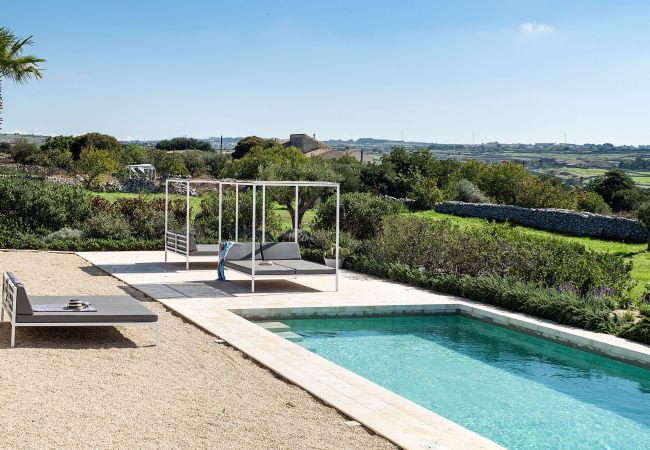Villa a Ragusa - Villa di design con piscina vicino Ragusa, Sicily Villa a Ragusa - Villa di design con piscina vicino Ragusa, Sicily