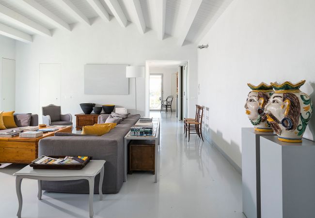 Villa a Ragusa - Villa di design con piscina vicino Ragusa, Sicily Villa a Ragusa - Villa di design con piscina vicino Ragusa, Sicily