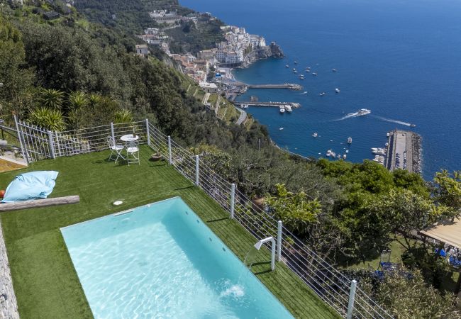 Villa a Pogerola - Villa Gioiello - Piscina vista mare con cromoterapia  Villa a Pogerola - Villa Gioiello - Piscina vista mare con cromoterapia