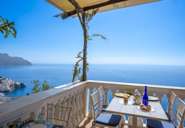 Villa a Pogerola - Villa Gioiello - Piscina vista mare con cromoterapia  Villa a Pogerola - Villa Gioiello - Piscina vista mare con cromoterapia