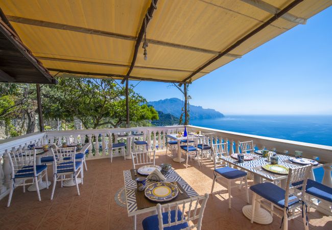 Villa a Pogerola - Villa Gioiello - Piscina vista mare con cromoterapia  Villa a Pogerola - Villa Gioiello - Piscina vista mare con cromoterapia