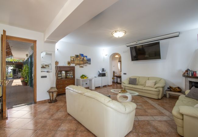 Villa a Pogerola - Villa Gioiello - Piscina vista mare con cromoterapia  Villa a Pogerola - Villa Gioiello - Piscina vista mare con cromoterapia