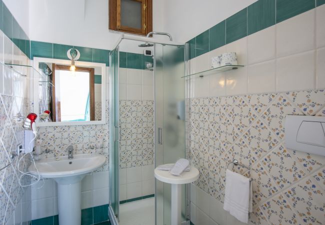 Villa a Pogerola - Villa Gioiello - Piscina vista mare con cromoterapia  Villa a Pogerola - Villa Gioiello - Piscina vista mare con cromoterapia