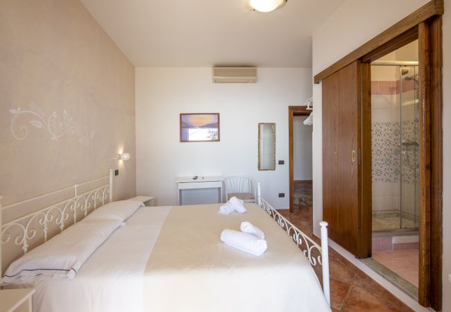 Villa a Pogerola - Villa Gioiello - Piscina vista mare con cromoterapia  Villa a Pogerola - Villa Gioiello - Piscina vista mare con cromoterapia