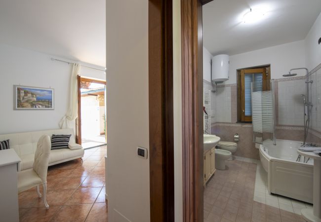 Villa a Pogerola - Villa Gioiello - Piscina vista mare con cromoterapia  Villa a Pogerola - Villa Gioiello - Piscina vista mare con cromoterapia