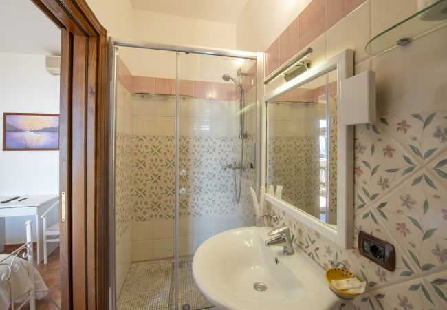 Villa a Pogerola - Villa Gioiello - Piscina vista mare con cromoterapia  Villa a Pogerola - Villa Gioiello - Piscina vista mare con cromoterapia