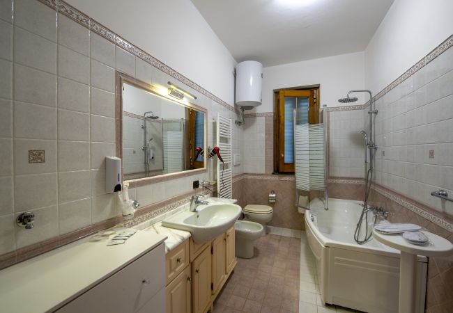 Villa a Pogerola - Villa Gioiello - Piscina vista mare con cromoterapia  Villa a Pogerola - Villa Gioiello - Piscina vista mare con cromoterapia