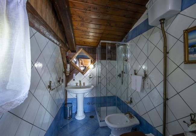 Villa a Pogerola - Villa Gioiello - Piscina vista mare con cromoterapia  Villa a Pogerola - Villa Gioiello - Piscina vista mare con cromoterapia