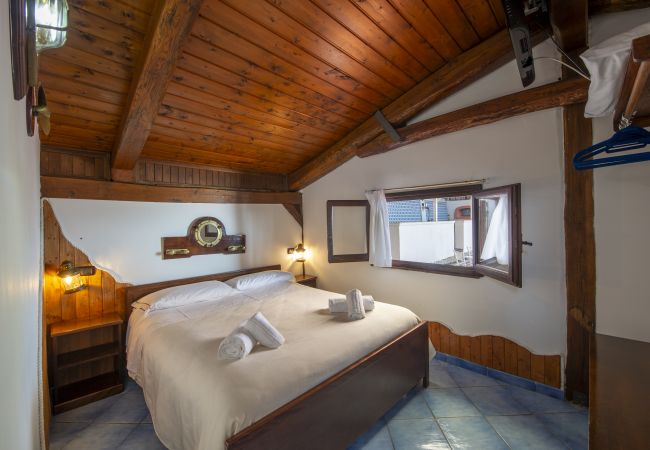 Villa a Pogerola - Villa Gioiello - Piscina vista mare con cromoterapia  Villa a Pogerola - Villa Gioiello - Piscina vista mare con cromoterapia