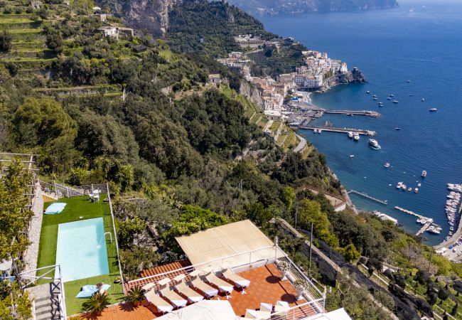 Villa a Pogerola - Villa Gioiello - Piscina vista mare con cromoterapia  Villa a Pogerola - Villa Gioiello - Piscina vista mare con cromoterapia