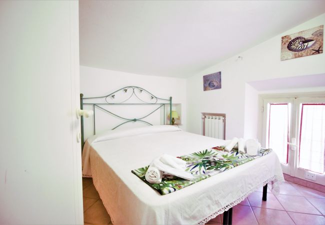 Appartamento a Sperlonga - questa casa caratteristica per 6 persone è ideale per vivere in pieno il mare e le tradizioni del borgo Appartamento a Sperlonga - questa casa caratteristica per 6 persone è ideale per vivere in pieno il mare e le tradizioni del borgo