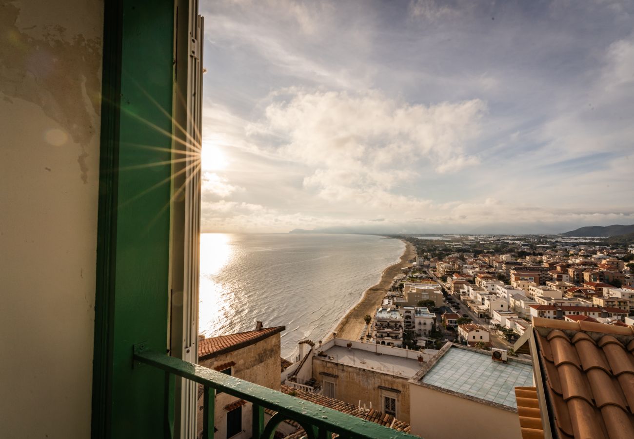 Appartamento a Sperlonga - questa casa caratteristica per 6 persone è ideale per vivere in pieno il mare e le tradizioni del borgo