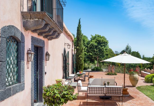 Villa a Trecastagni - Villa chic di campagna con piscina Villa a Trecastagni - Villa chic di campagna con piscina