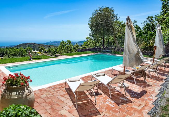 Villa a Trecastagni - Villa chic di campagna con piscina Villa a Trecastagni - Villa chic di campagna con piscina