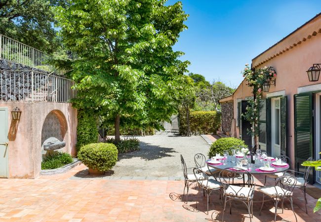 Villa a Trecastagni - Villa chic di campagna con piscina Villa a Trecastagni - Villa chic di campagna con piscina