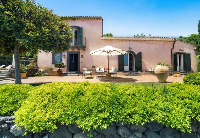 Villa a Trecastagni - Villa chic di campagna con piscina Villa a Trecastagni - Villa chic di campagna con piscina