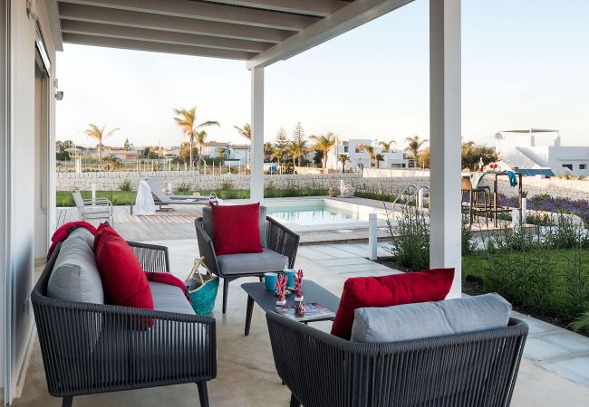 Villa a Noto - Villa con piscina fronte mare a Marzamemi, Sicily - Ulivo - 8 pax Villa a Noto - Villa con piscina fronte mare a Marzamemi, Sicily - Ulivo - 8 pax