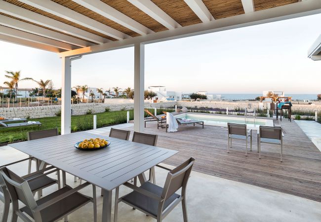 Villa a Noto - Villa con piscina fronte mare a Marzamemi, Sicily - Ulivo - 8 pax Villa a Noto - Villa con piscina fronte mare a Marzamemi, Sicily - Ulivo - 8 pax