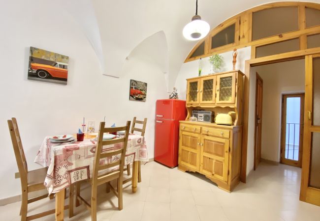 Appartamento a Sperlonga - suggestivo bilocale nella piazzetta di Sperlonga Appartamento a Sperlonga - suggestivo bilocale nella piazzetta di Sperlonga