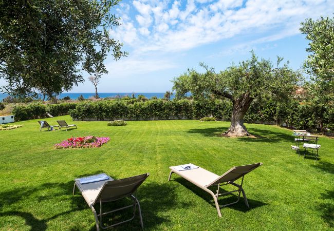 Villa a Cefalù - Villa con terrazza vista mare, Cefalù, Sicilia Villa a Cefalù - Villa con terrazza vista mare, Cefalù, Sicilia